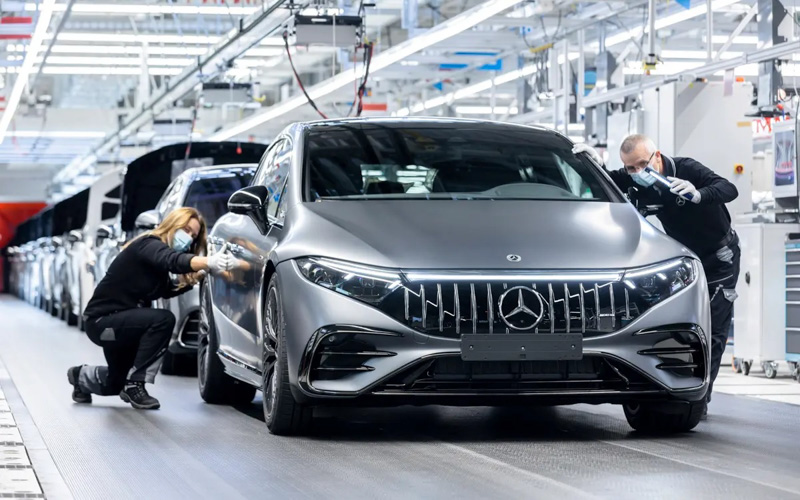 Volkswagen y Mercedes firman acuerdos por baterías