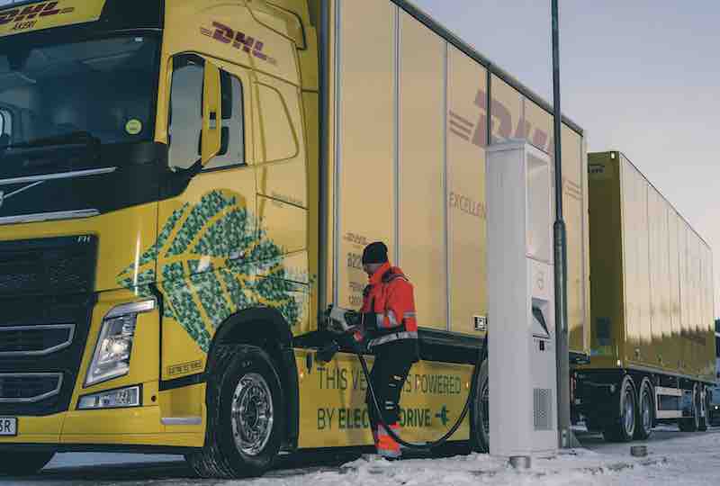 Alianza de Volvo Trucks y DHL: comienzan las pruebas con camiones pesados eléctricos en Europa