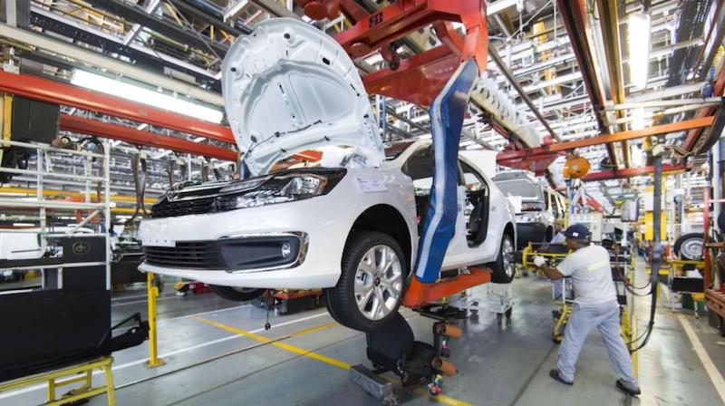 Incentivos y baja de retenciones para fomentar la producción nacional de vehículos