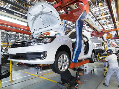 Incentivos y baja de retenciones para fomentar la producción nacional de vehículos