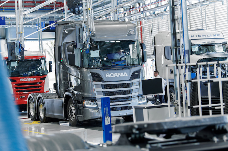 Scania suspende su producción de camiones en Brasil