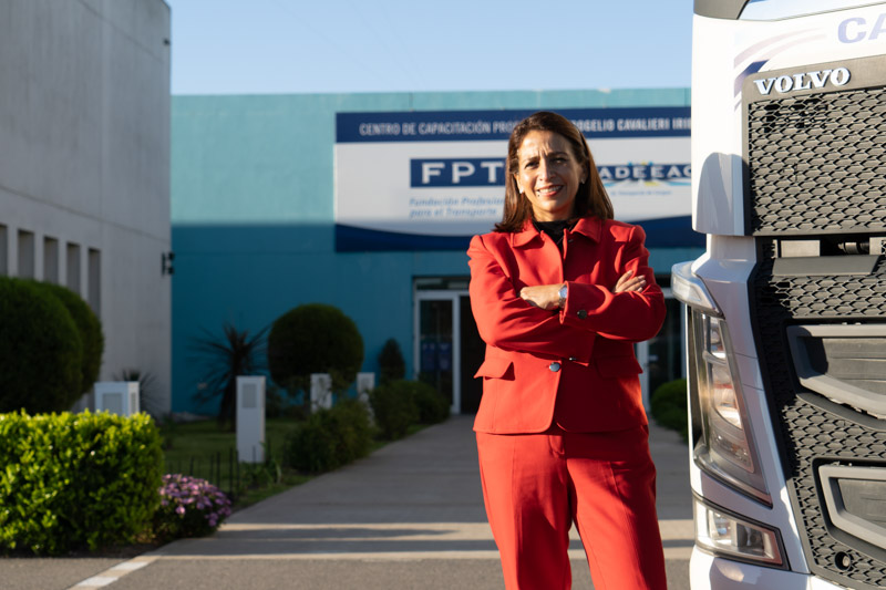 Volvo Trucks entregó un camión al Centro de Capacitación de la Fundación Profesional para el Transporte de FADEEAC