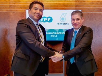 YPF, Acuerdo con Petronas
