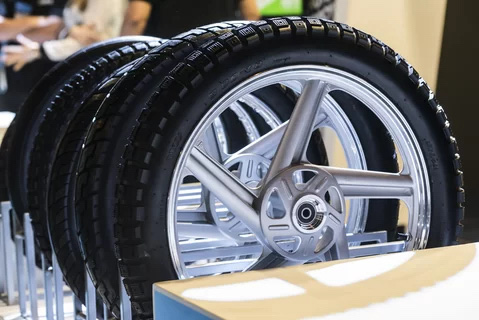 Motopartes y Neumáticos dicen presente en Salón Moto 2023