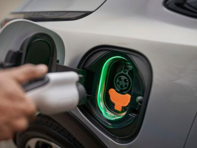 GM suma soluciones para la recarga de eléctricos