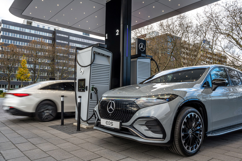 La primera estación de eléctricos de Mercedes en Alemania