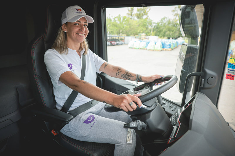 Conductoras': programa de Scania distinguido en CABA