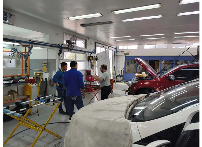 Taller Barzaghi recibe capacitación con EMYVEC
