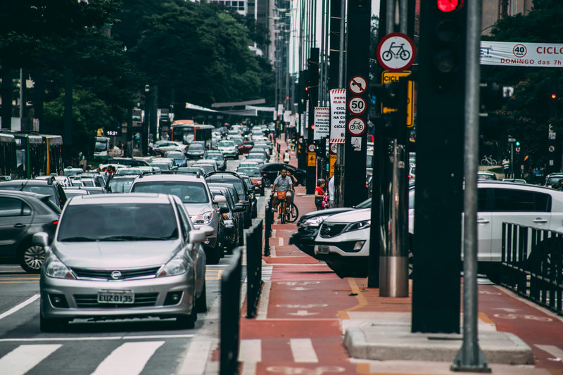 Anfavea pide techo del 5 % al impuesto autos