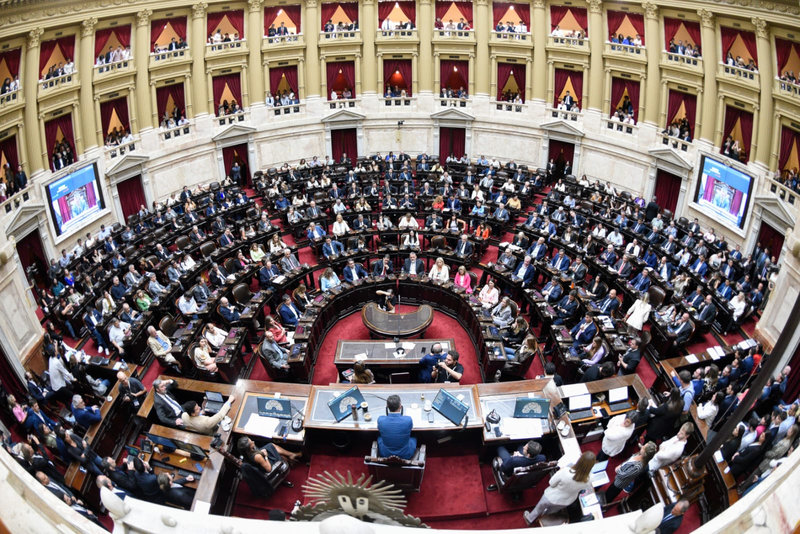 Diputados presentan ley para anticipar precios