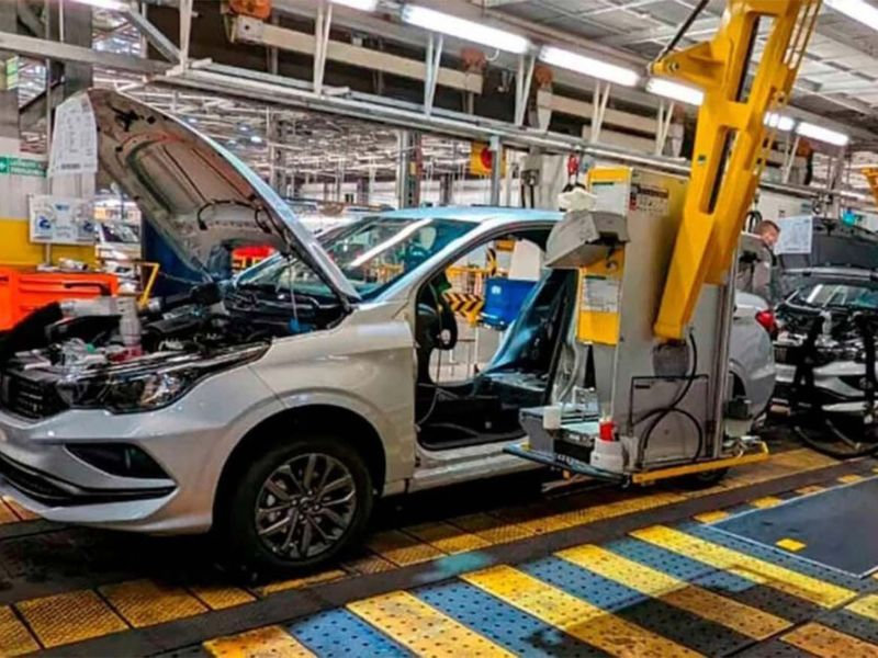 Producción y ventas de autos en septiembre 2025