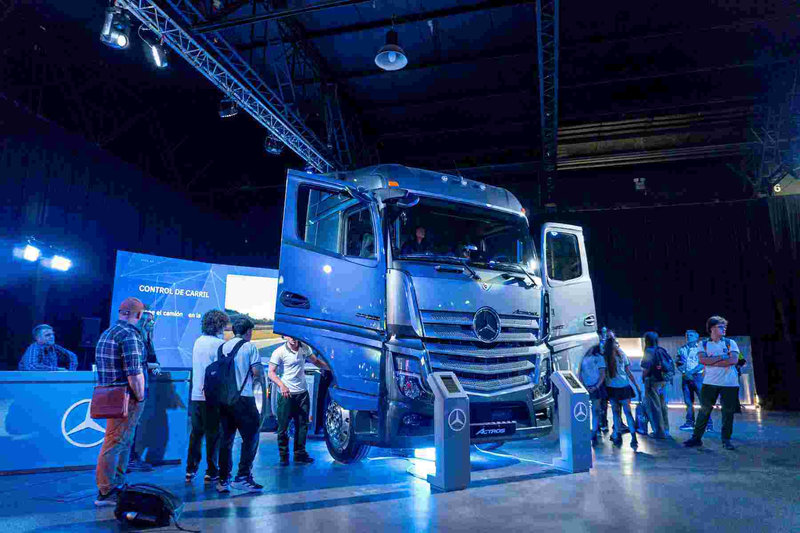 Mercedes-Benz Camiones y Buses en TecWeek 2025
