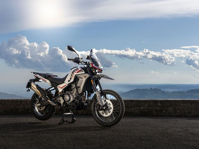 Moto Morini lanza la ALLTRHIKE 450