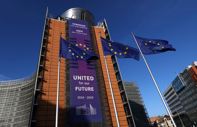 La UE revisa el límite a motores a combustión