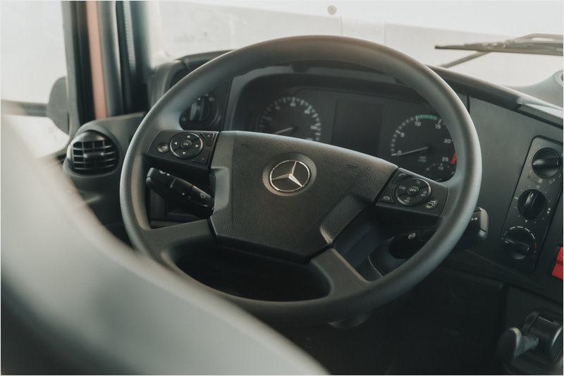 Mercedes-Benz lanza nuevo Axor 2026