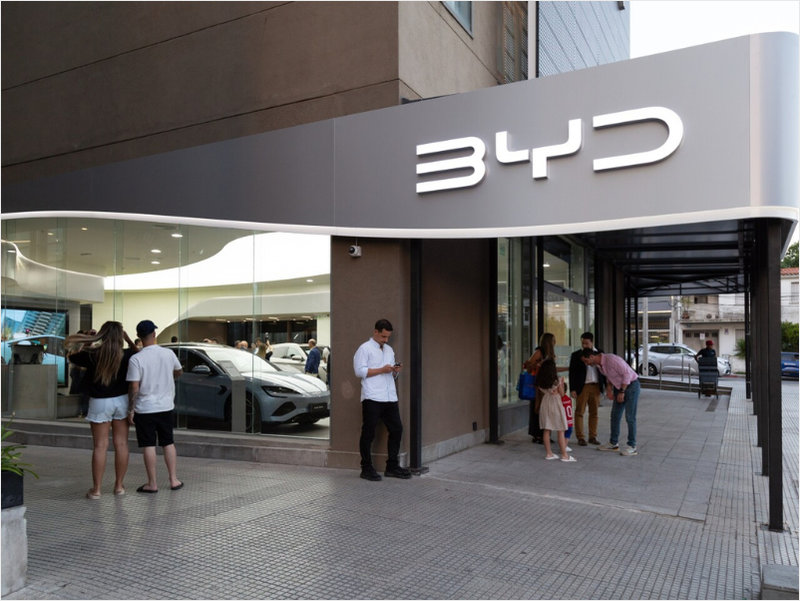 BYD inauguró su primer mall store
