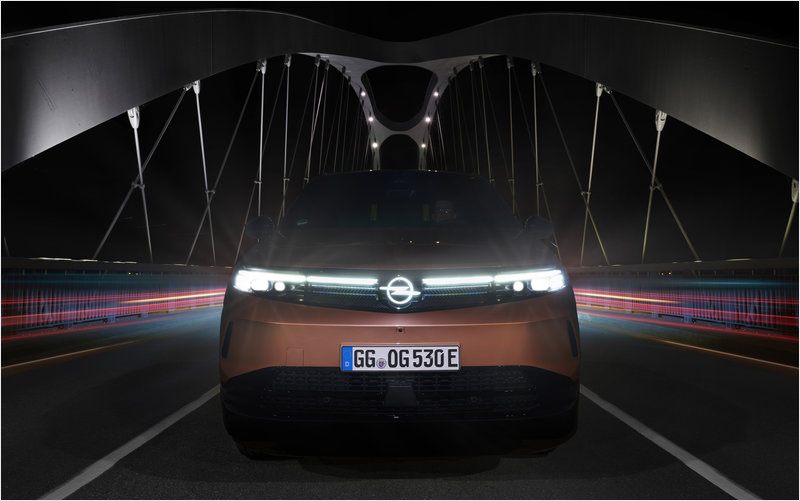 Nuevo Opel Astra con faros Intelli-Lux HD