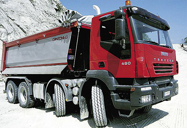 pes-91-el-camion-iveco-trakker-03