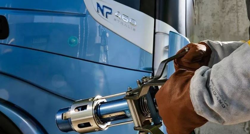 2018-11-23-iveco-stralis-np-460-el-camion-sustentable-de-2019-3-03