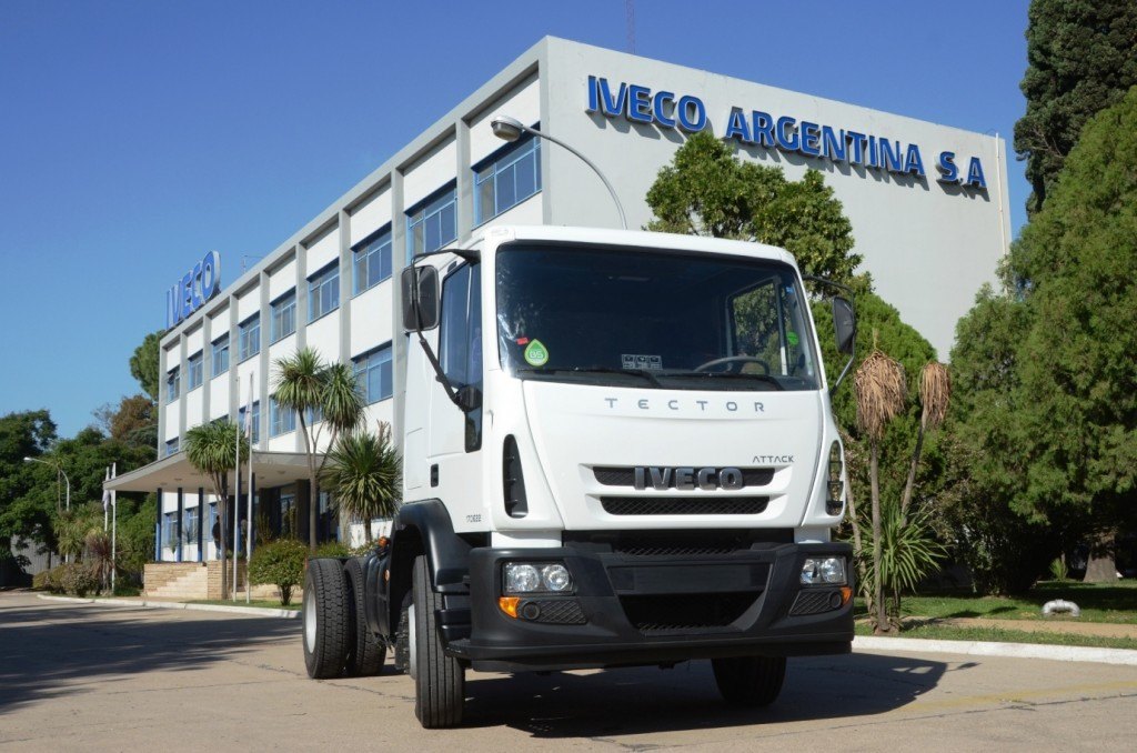 2019-08-09-iveco-salva-empleos-produciendo-camiones-a-gnc-3-04