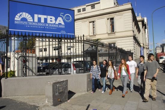 ITBA organizó una nueva edición de la Feria Informativa 2015