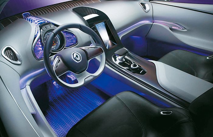 renault-initiale-paris-002