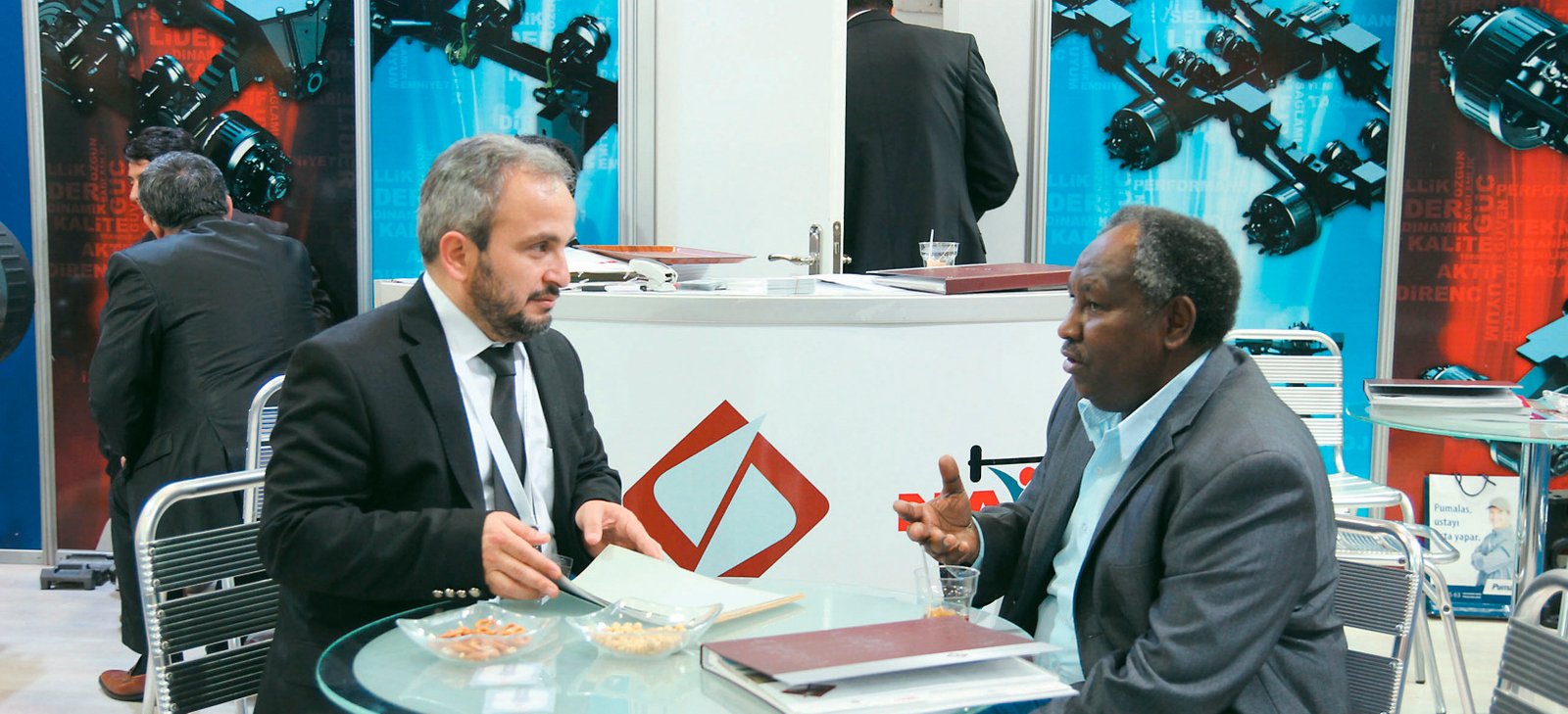 nya-75-abre-sus-puertas-automechanika-estambul-2014-04