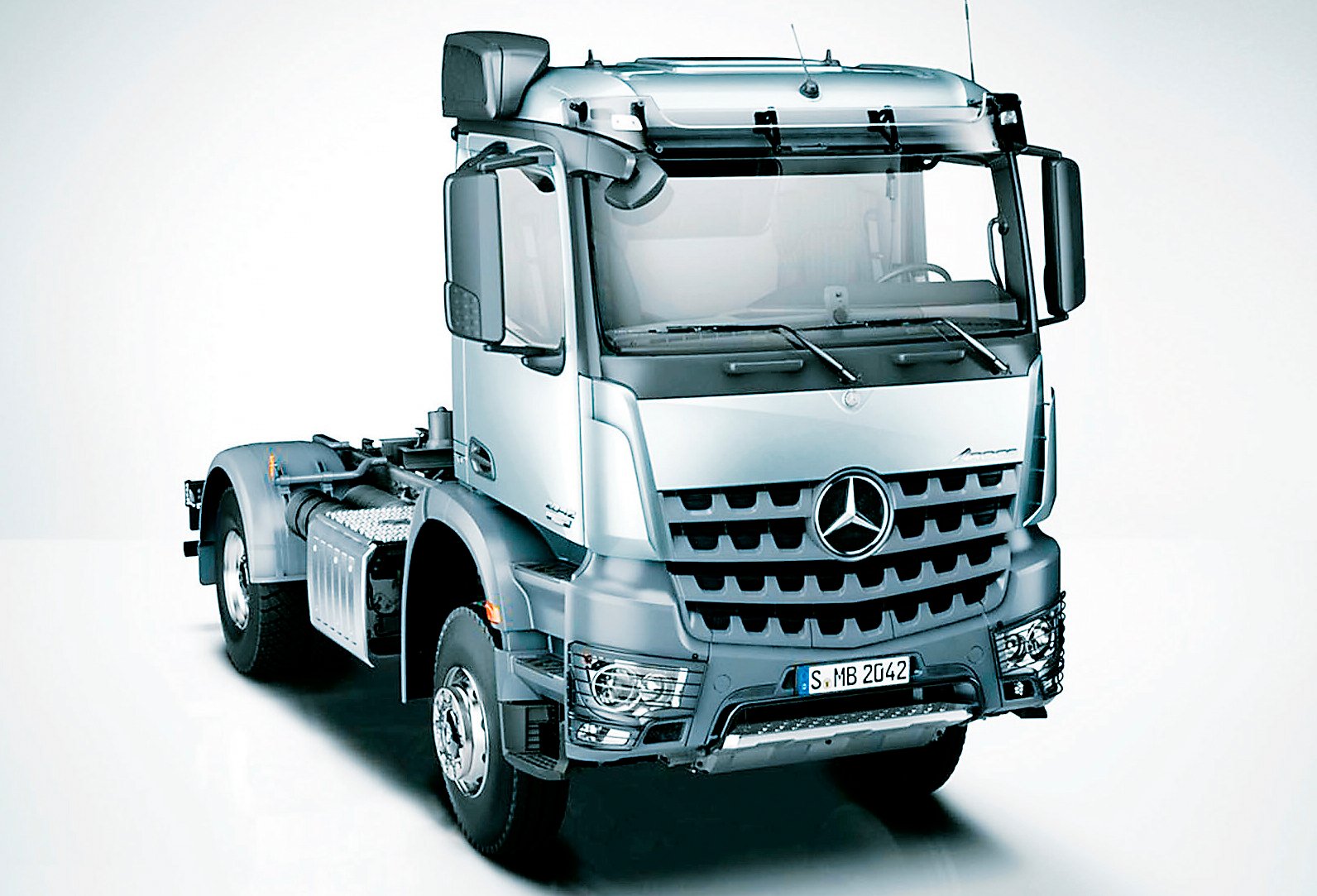 pes-49-el-nuevo-arocs-mercedes-benz-02