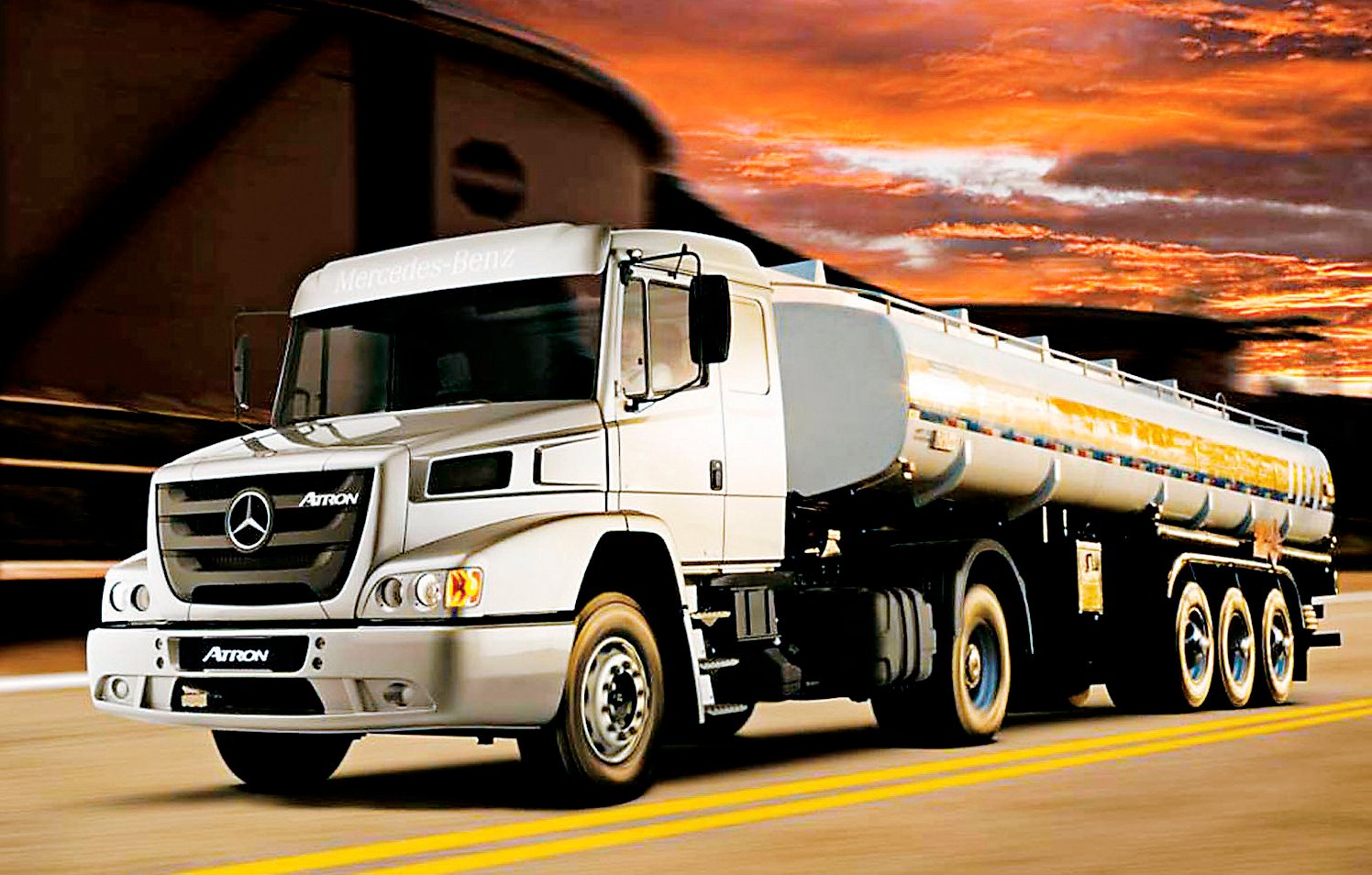 pes-50-el-nuevo-mercedes-benz-atron-1624-01