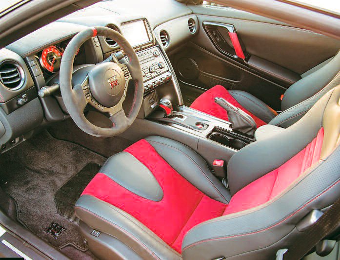 tap-147-el-nissan-gt-r-nismo-02