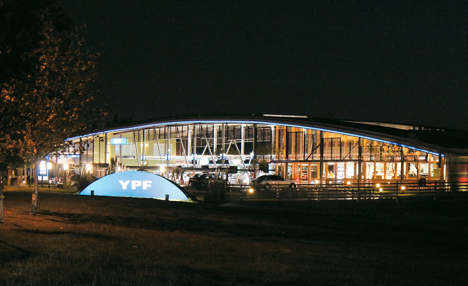 est-43-estacion-de-servicio-ypf-en-nordelta-01