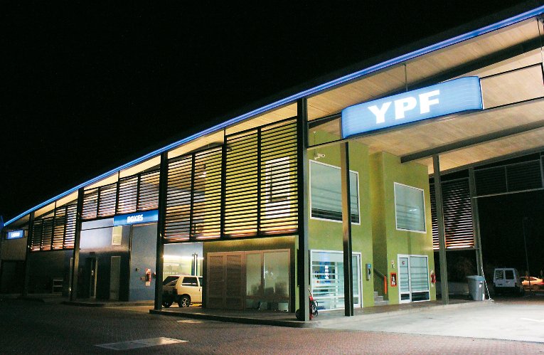 est-43-estacion-de-servicio-ypf-en-nordelta-03