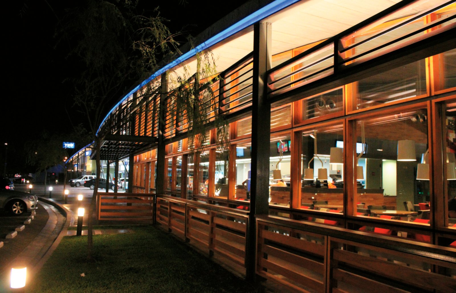 est-43-estacion-de-servicio-ypf-en-nordelta-07