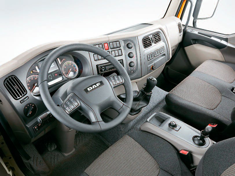 pes-53-el-daf-lf-210-nuevo-diseno-03