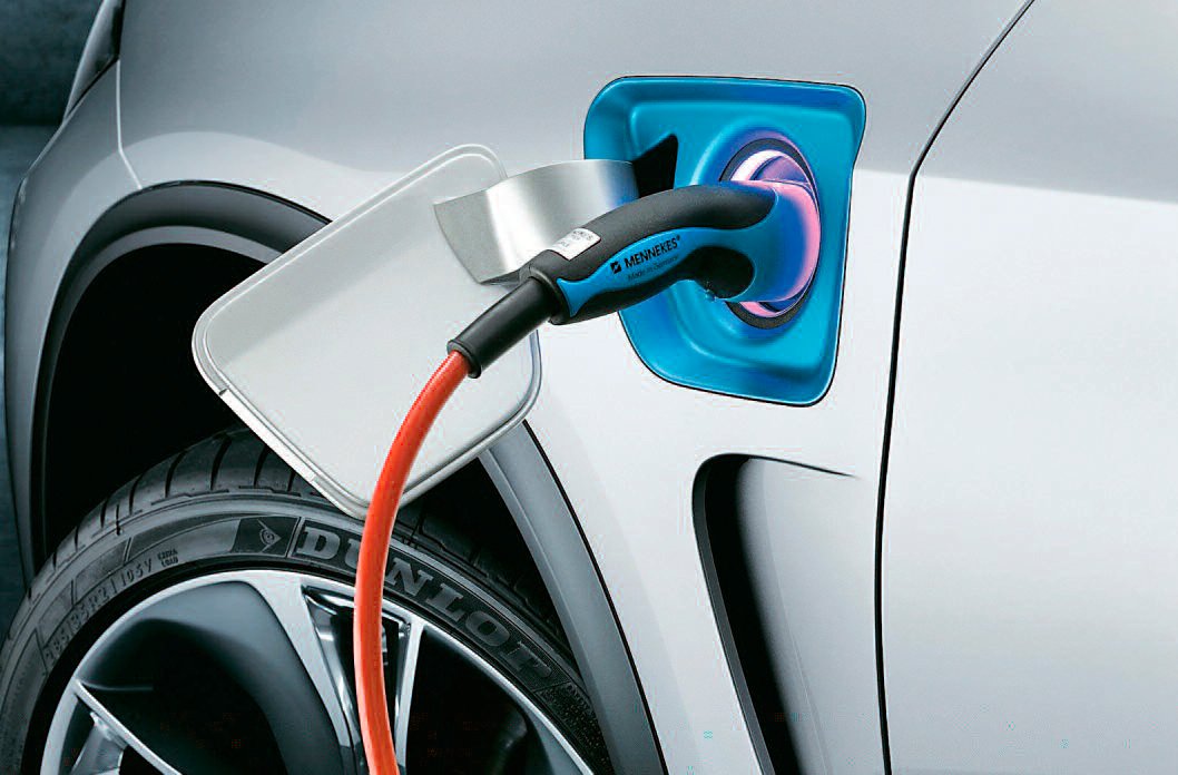 tap-148-el-bmw-x5-edrive-prototipo-04