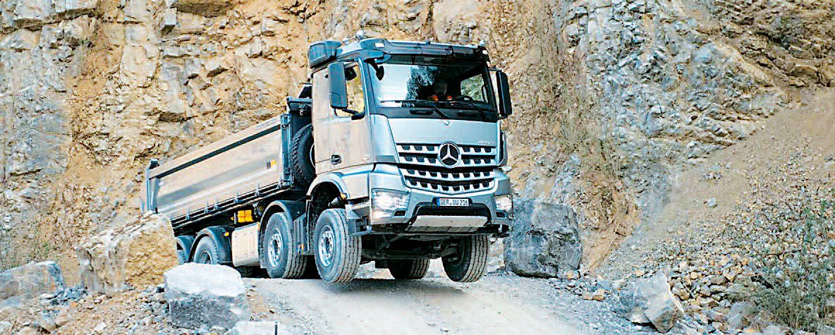 pes-54-nuevo-motor-om-473-para-la-gama-arocs-01