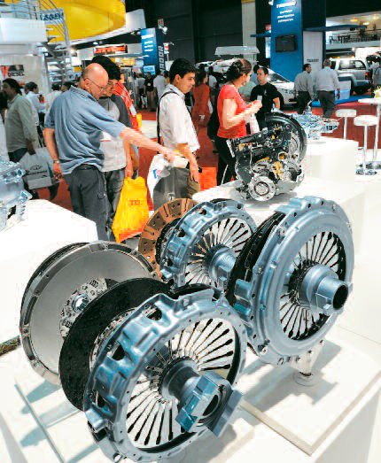 nya-80-encuentro-de-lideres-de-la-industria-automotriz-2014-01