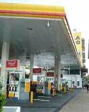 est-45-el-impecable-servicio-de-una-estacion-de-servicio-02