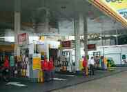 est-45-el-impecable-servicio-de-una-estacion-de-servicio-03