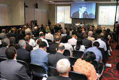 nya-82-se-realizo-el-encuentro-de-lideres-de-la-industria-automotriz-2014-thumb