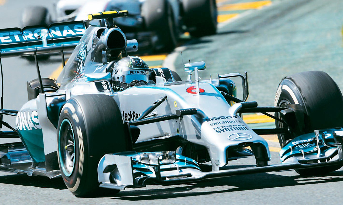 tap-152-los-motores-de-formula-1-mercedes-benz-01