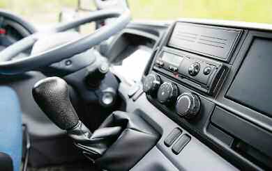 pes-58-el-mitsubishi-fuso-canter-4×4-03