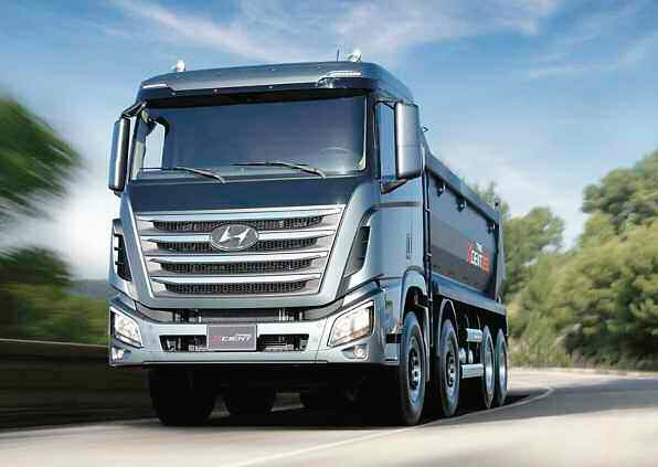 pes-58-nuevo-camion.hyundai-xcient-2014-01