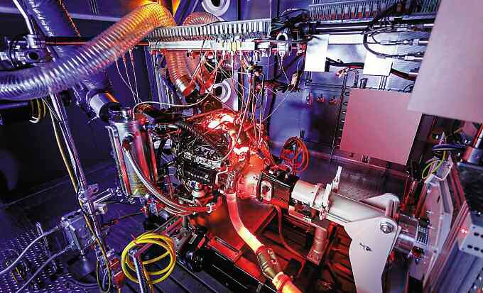 tap-154-los-motores-mercedes-amg-01