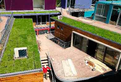 est-47-un-jardin-en-el-techo-de-su-estacion-de-servicio-thumb