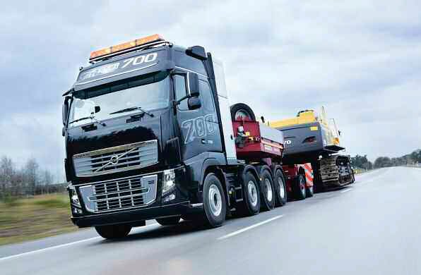 pes-60-volvo-fh-16-con-potencias-700-y-750-cv-01