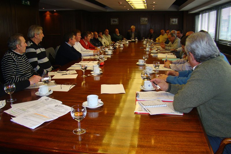 2015-04-06-el-consejo-directivo-de-faccera-se-reune-en-mar-del-plata-01