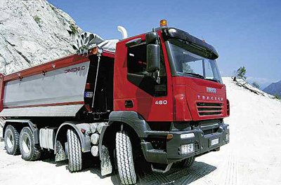 vp-68-el-camion-iveco-trakker-thumb