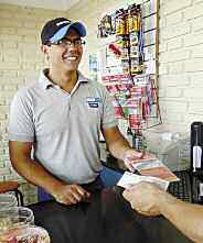 ea-54-cuando-la-estacion-de-servicio-apasiona-02