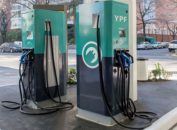 ea-2017-09-08-disputa-entre-edesur-e-ypf-por-los-autos-electricos-02